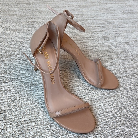 Stuart Weitzman Nudistsong Nude Patent Leather Heels - Picture 9 of 13